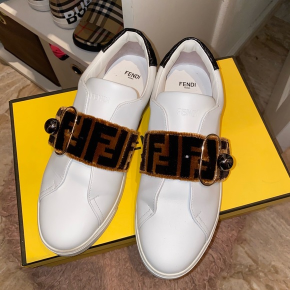 💕Fendi pearland sneakers with fur strap - Picture 8 of 13